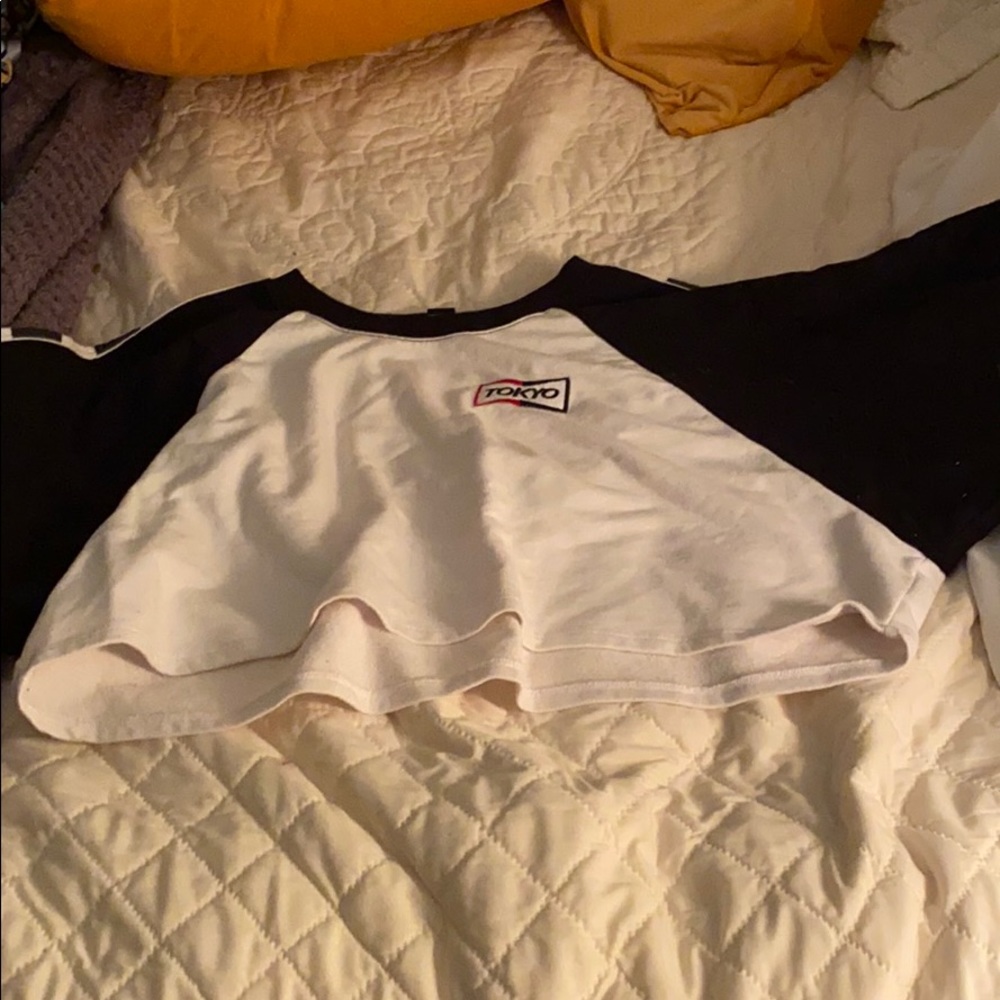 Long sleeve crop top